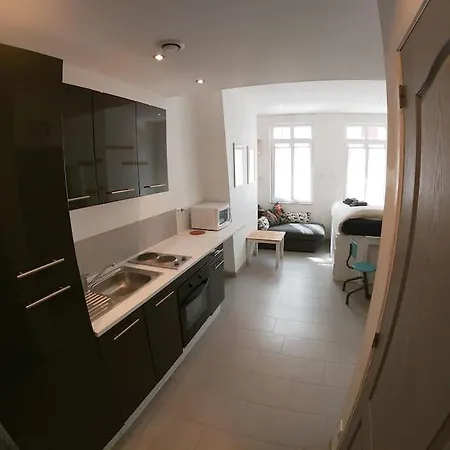 Studio 1 Proche Gare Et Centre Апартаменты *